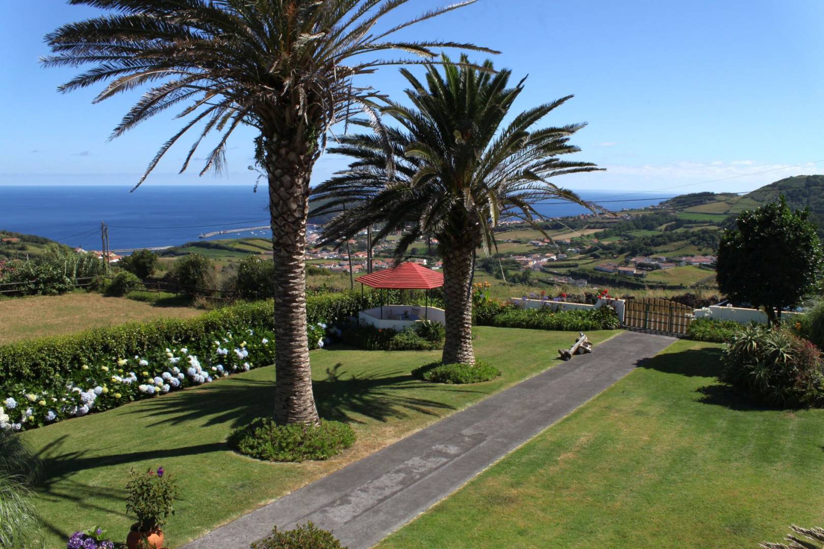 Guesthouse view garden Faial