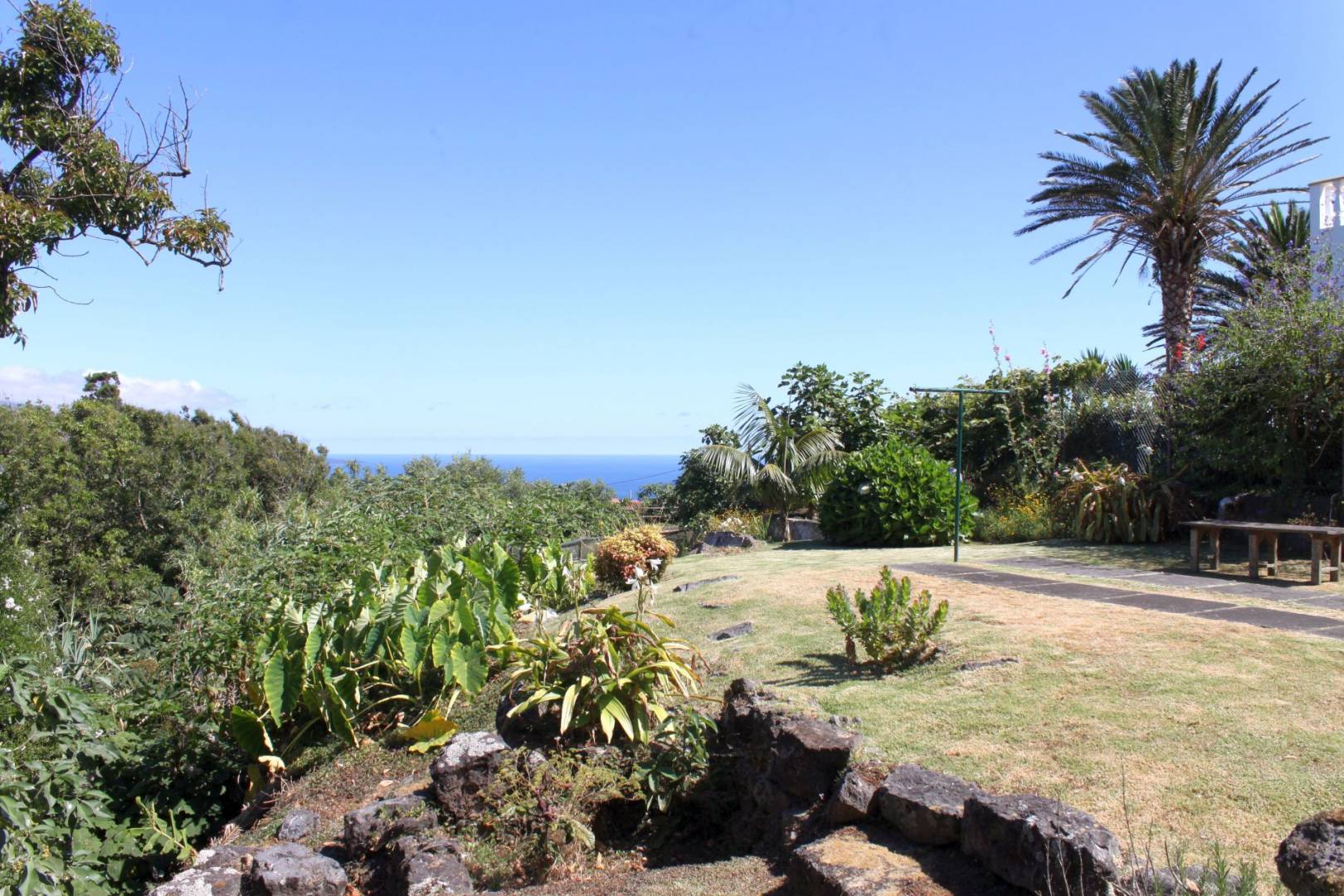 Guesthouse view garden Faial