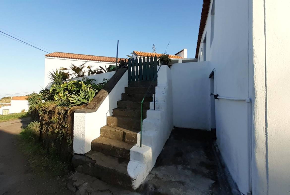 houses views ocean faial