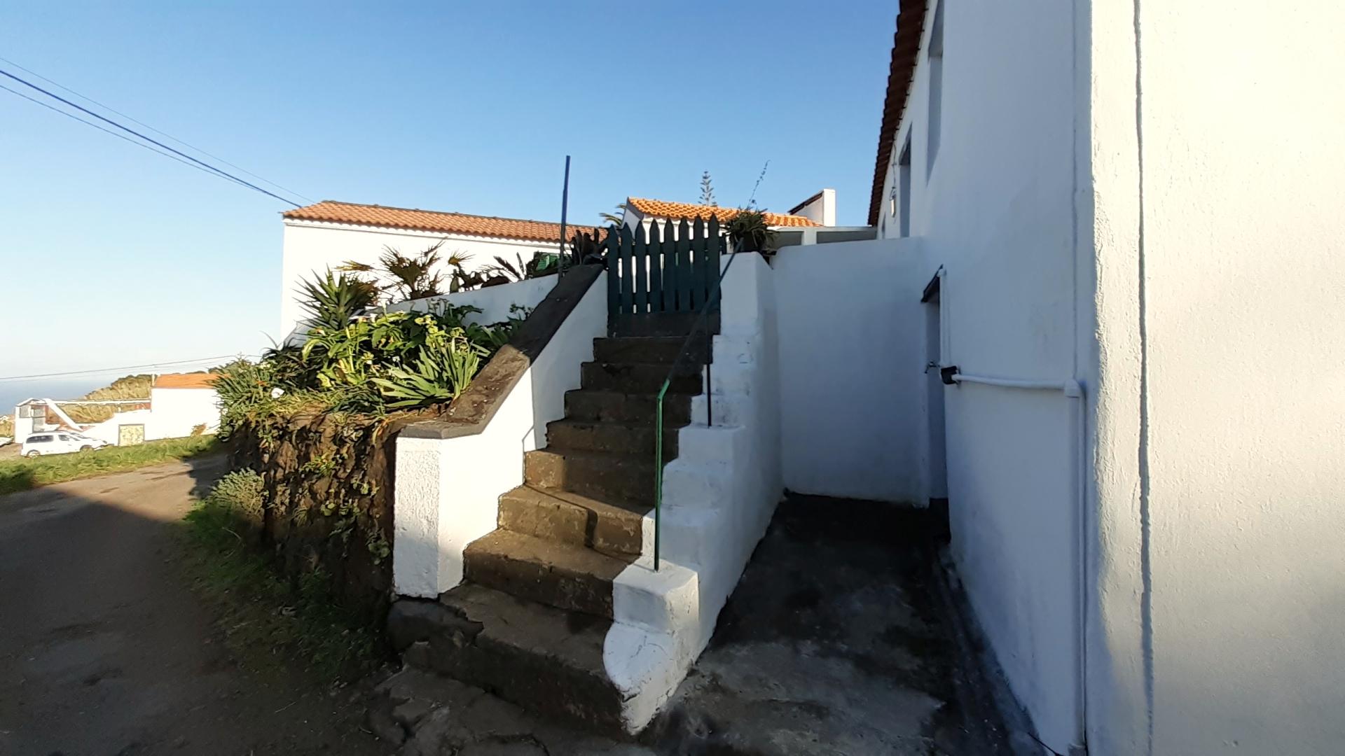 houses views ocean faial