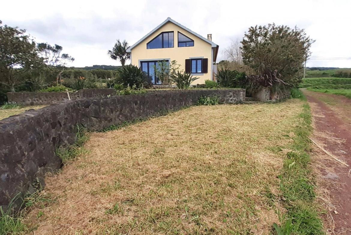 house tropical garden views