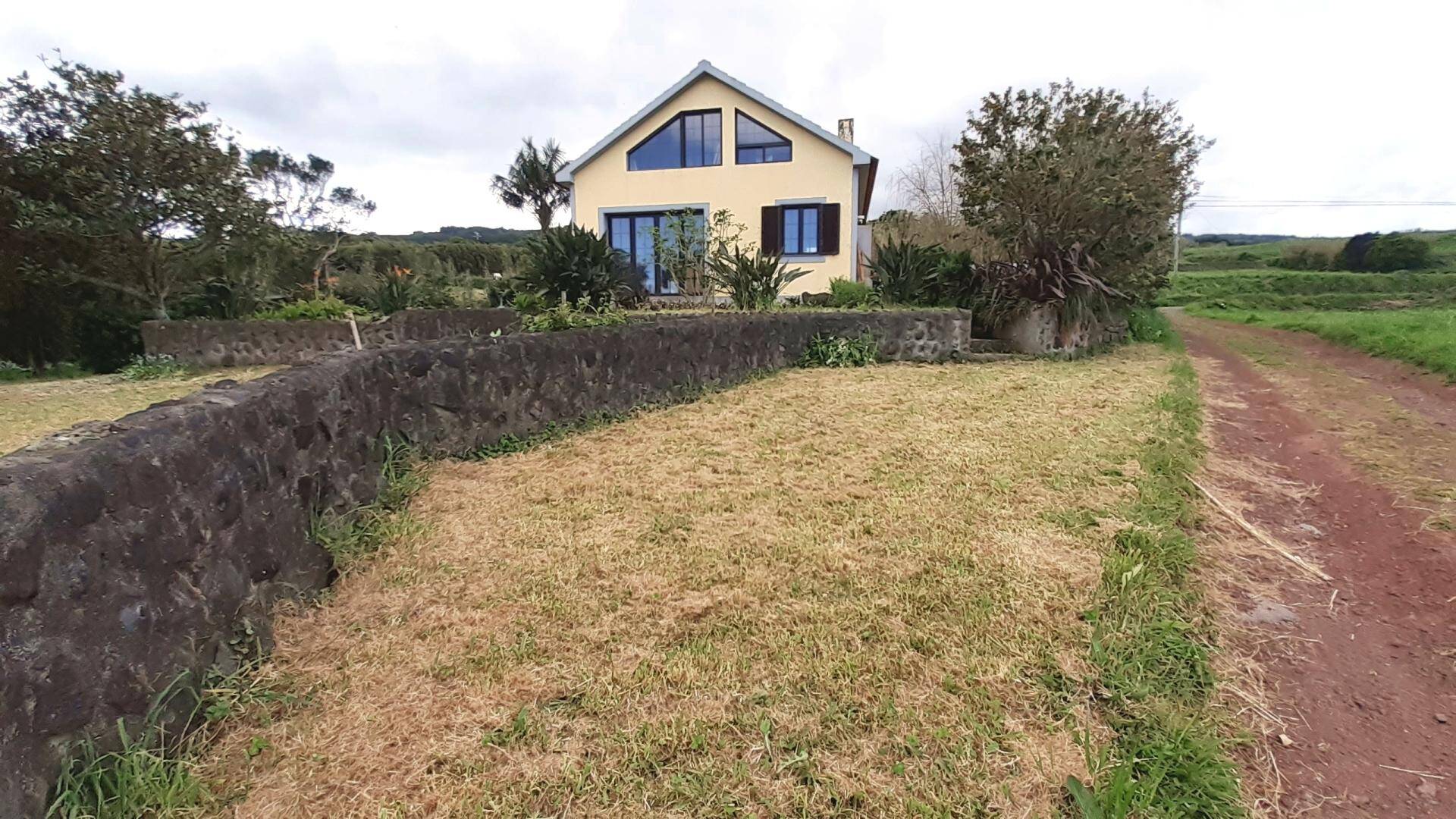 house tropical garden views