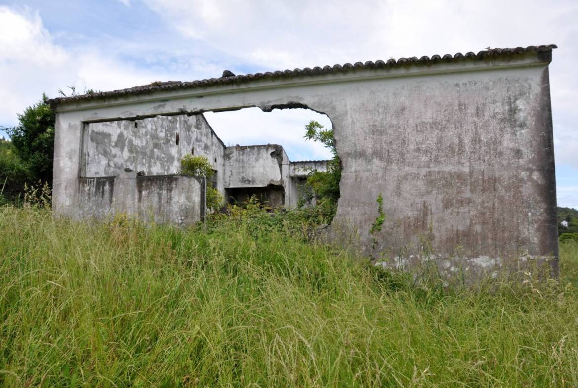 plot ruin view faial