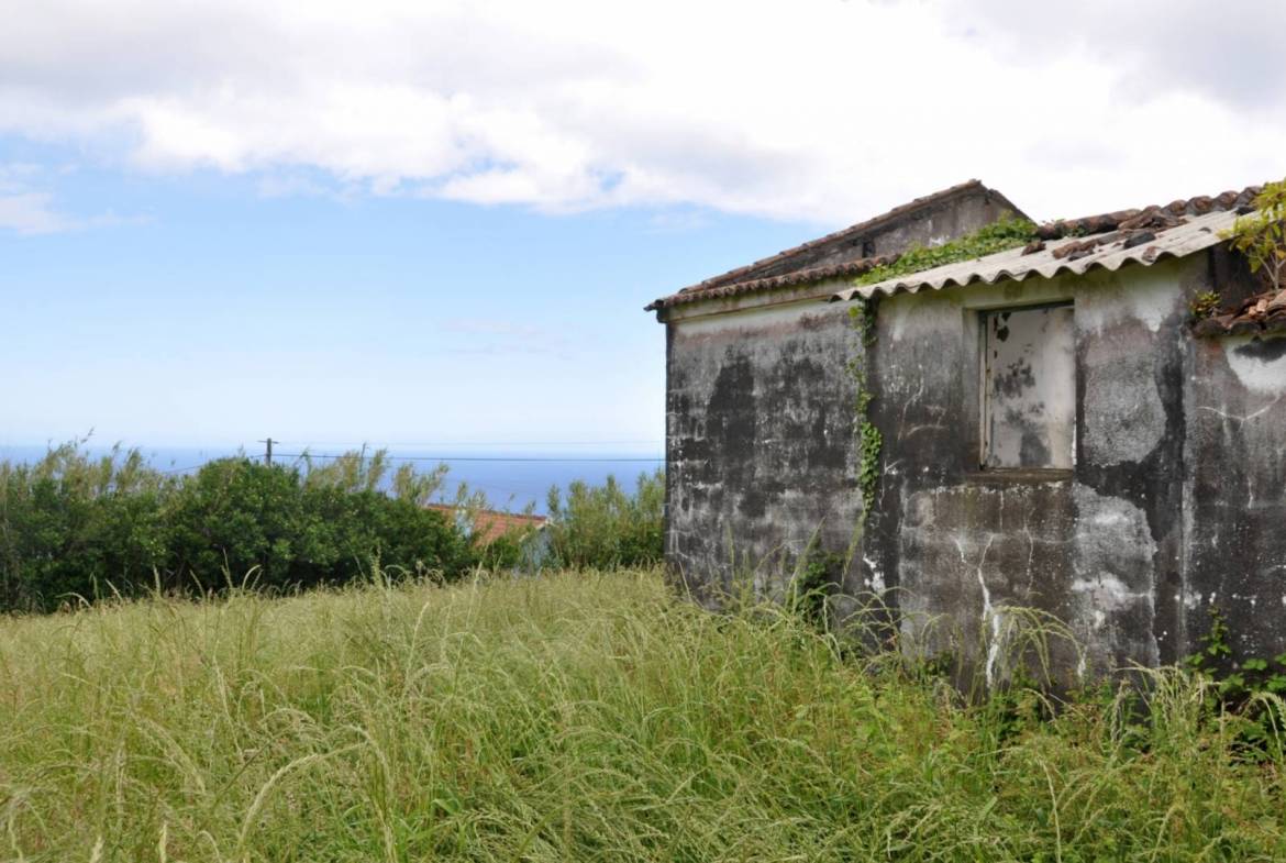 plot ruin view faial