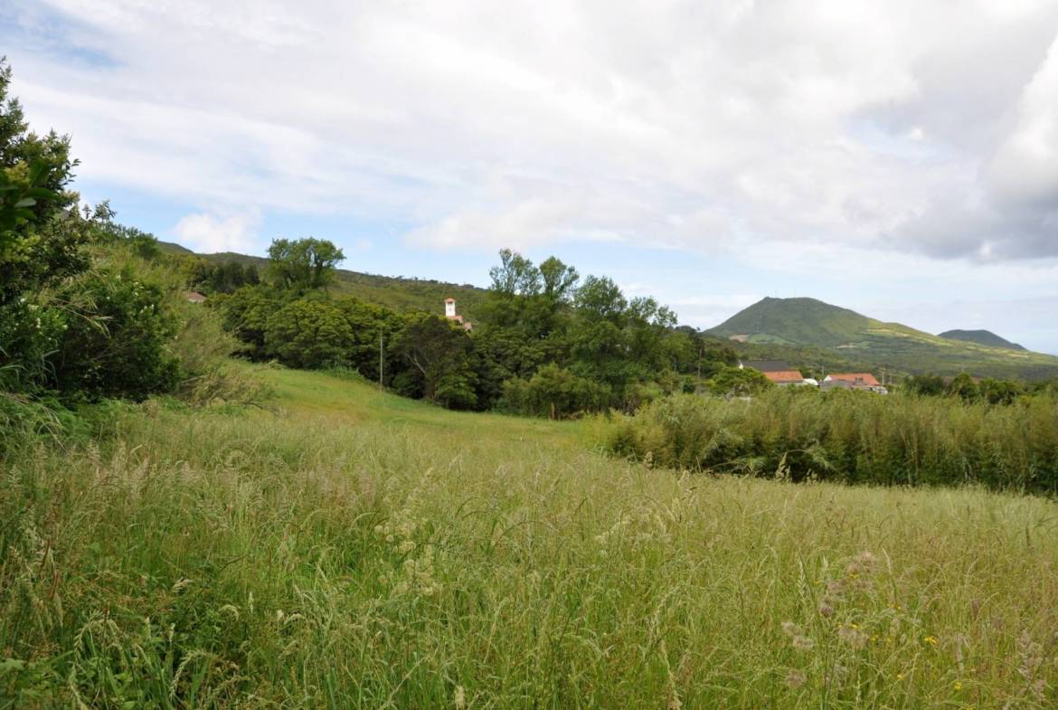 plot ruin view faial